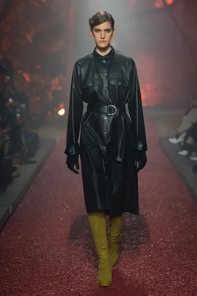 Look 7